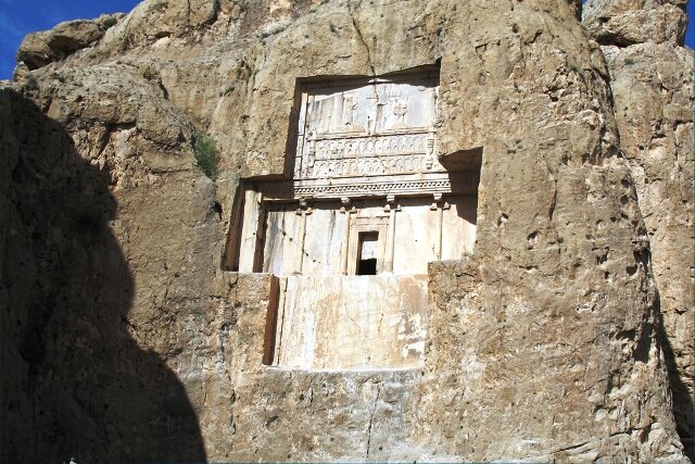 مدیر پیشین پایگاه تخت جمشید خبر داد؛ «آرامگاه خشایارشا» در فرسایش مدیر پیشین پایگاه تخت جمشید خبر داد؛ «آرامگاه خشایارشا» در فرسایش