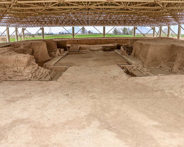 کشف دیوار شرقی دروازه پارسه تختجمشید